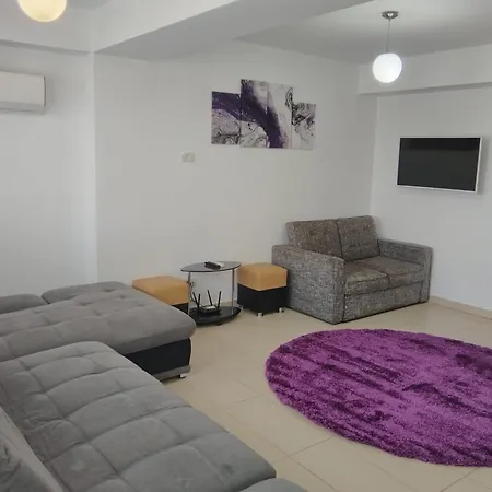 Modern In Apartment Constanta